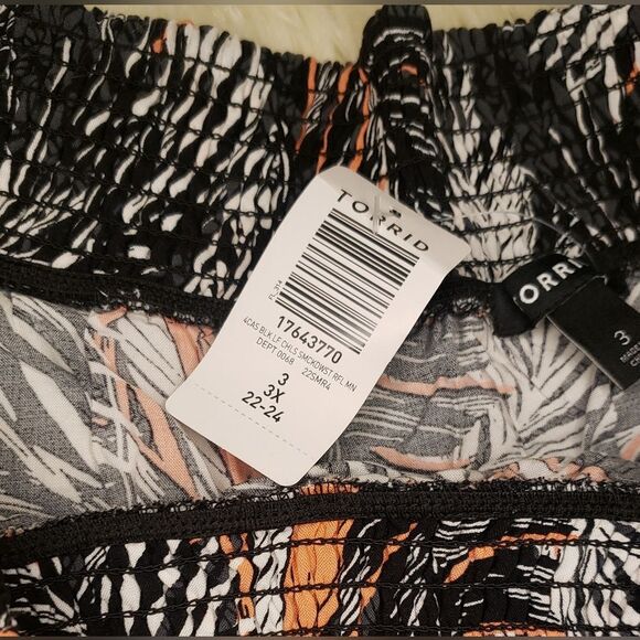 Torrid Plus NWT 3X Tropical Mini Floral Skater Skirt Black A-Line Smocked Waist - Picture 9 of 11